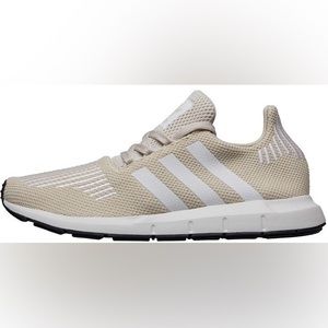 Adidas Womens Swift Run Sneaker
